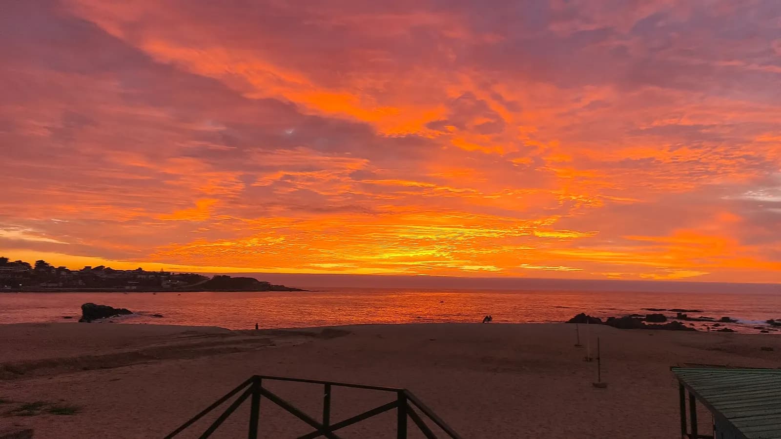 Música para viajar por la costa de Chile: playlist para el road trip y el atardecer