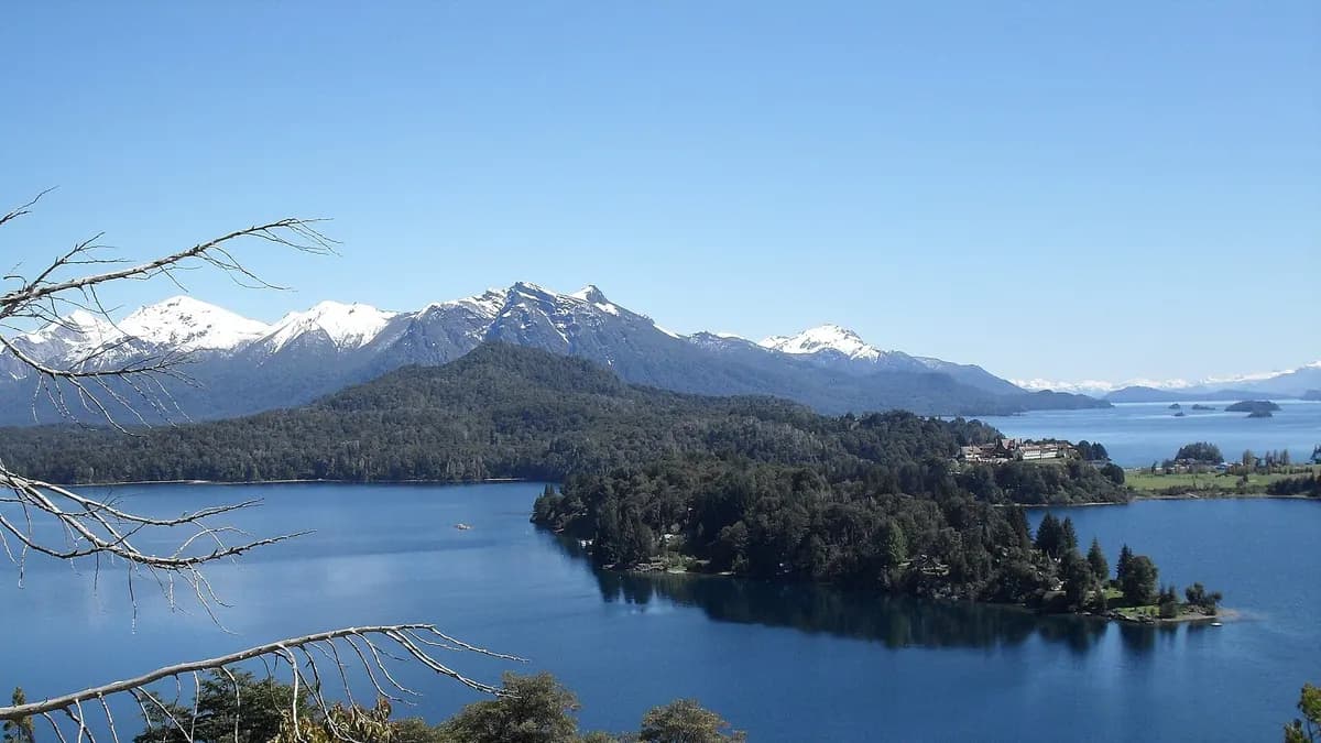 Vuelo directo Puerto Montt-Bariloche: las gestiones para recuperarlo este verano