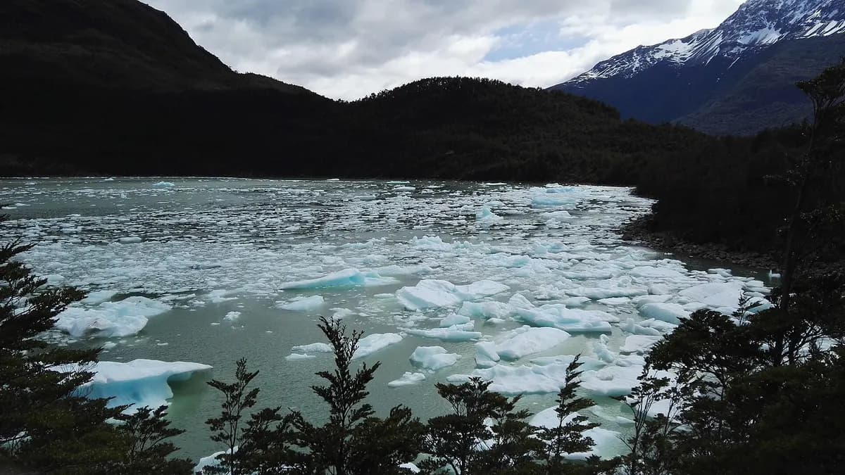Qué hacer en Puerto Natales: Cueva del Milodón, glaciares, la costanera y la puerta a Torres del Paine