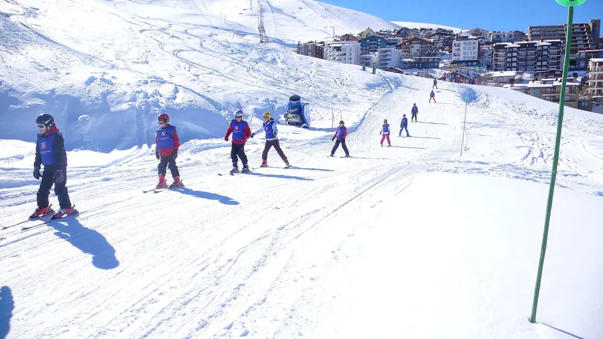 La Parva abrirá dos fines de semana más: esquí hasta el 1 de noviembre