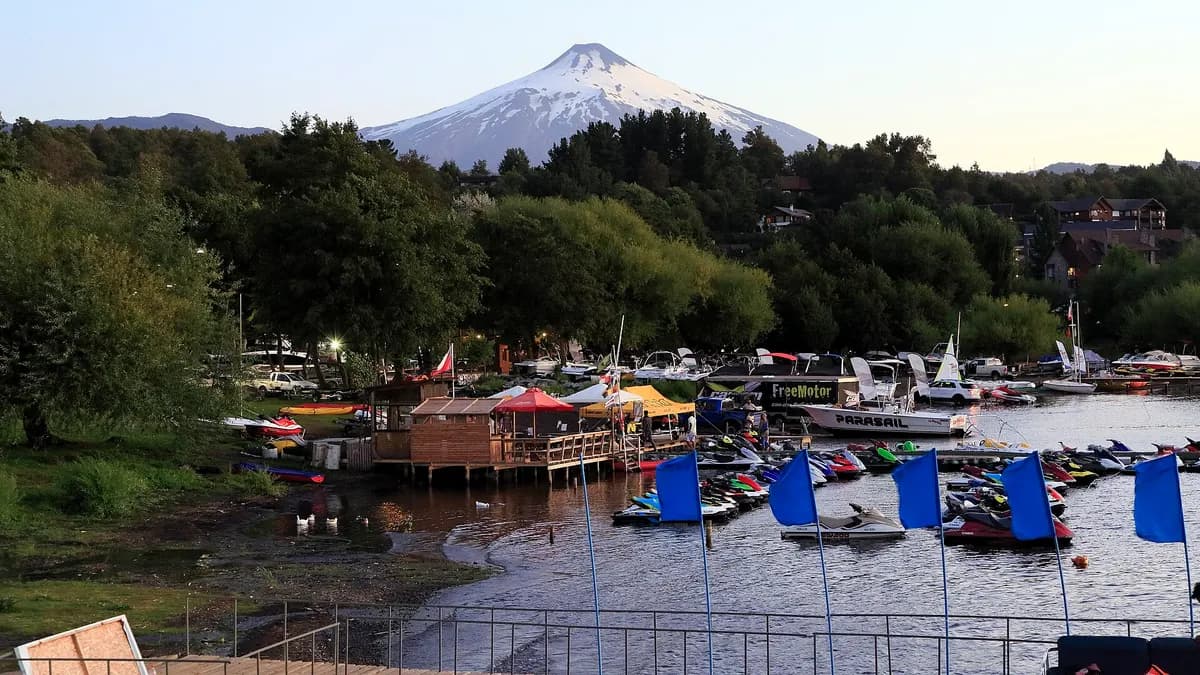 Qué hacer en Pucón: volcán Villarrica, Huerquehue, Ojos del Caburgua y termas