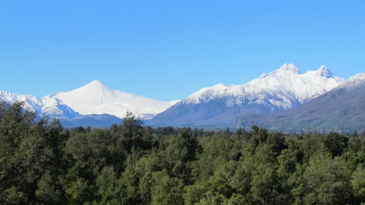 Laguna del Laja National Park: trails, opening hours and how to get to the Antuco volcano
