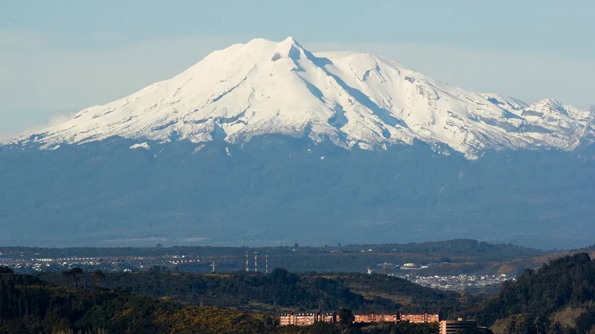 Volcán Calbuco nevado visto desde Panitao
